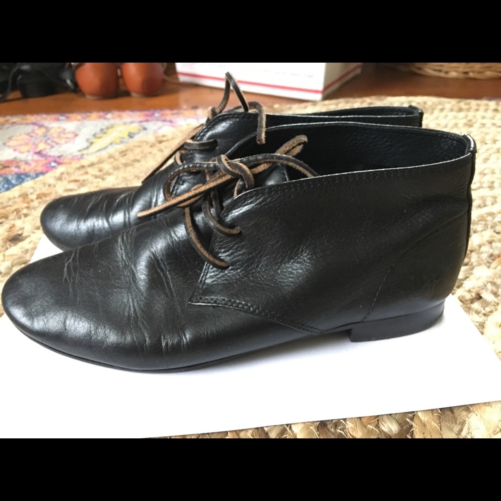 Frye Jillian Chukka Leather Lace-up Booties 8.5